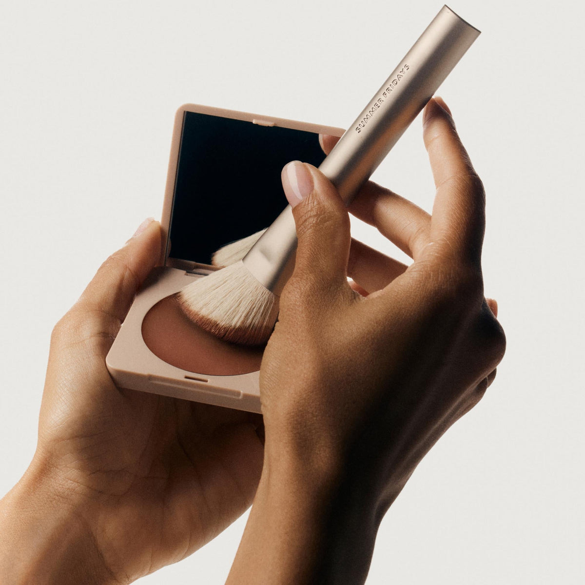 the-bronzer-brush-c4 Bronzer_Brush-3.jpg